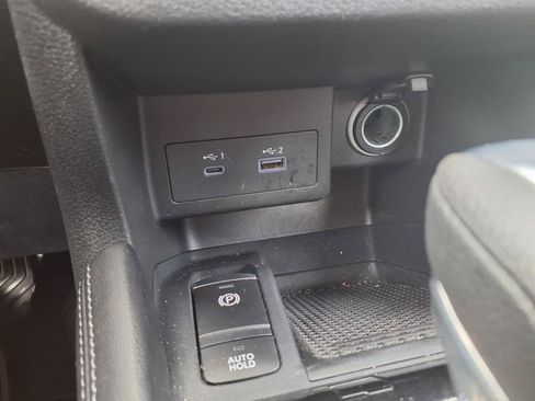 Used 2022 Nissan Kicks SV w/ Interior Electronics Package FWD image 19
