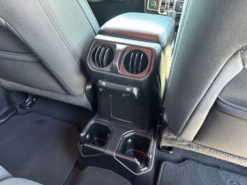 Used 2021 Jeep Gladiator Sport AWD/4WD image 21