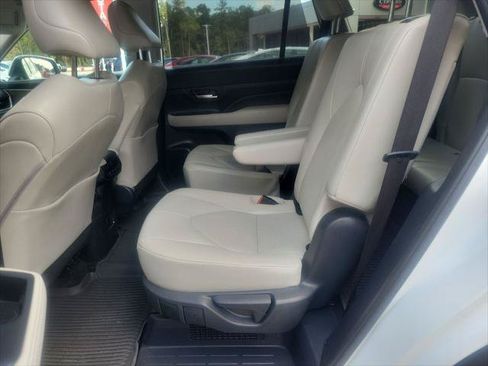 Certified 2024 Toyota Grand Highlander XLE FWD image 27