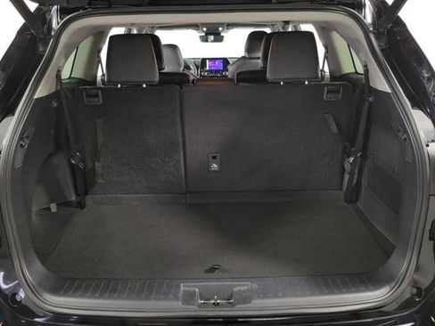 Used 2023 Toyota Highlander XLE FWD image 28