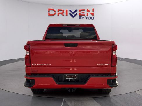 Used 2025 Chevrolet Silverado 1500 Custom image 4