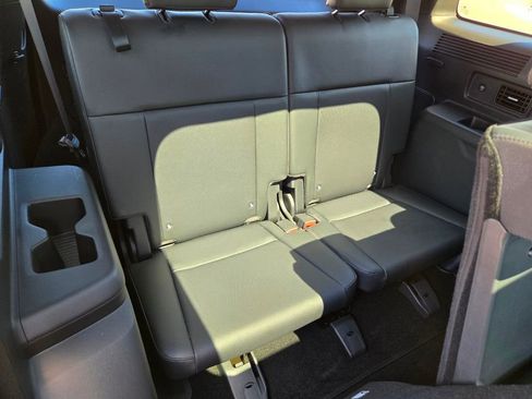 Used 2025 Hyundai Santa Fe Limited FWD image 12