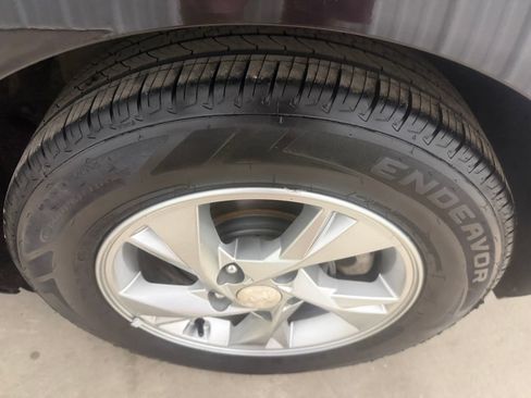 Used 2022 Hyundai Elantra SE FWD image 11