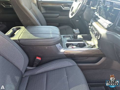 Used 2024 Chevrolet Silverado 1500 LT Trail Boss w/ Convenience Package II AWD/4WD image 13