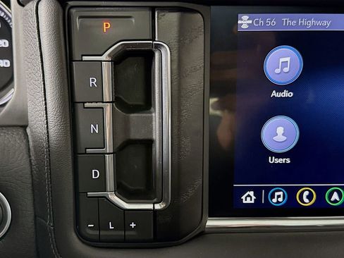 Used 2021 GMC Yukon Denali w/ Denali Premium Package image 17