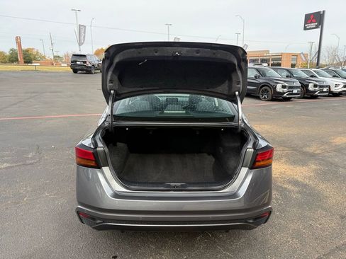 Used 2024 Nissan Altima 2.5 SV image 8