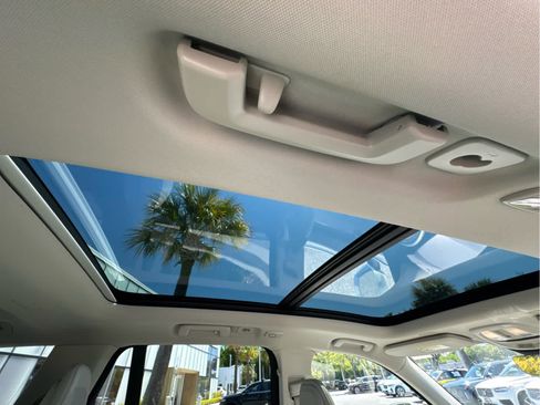 Used 2023 Volvo XC90 B6 Plus image 21