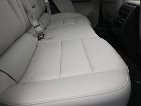 Used 2021 Cadillac XT4 Luxury FWD image 22