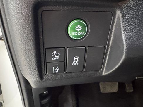 Used 2021 Honda HR-V EX image 17