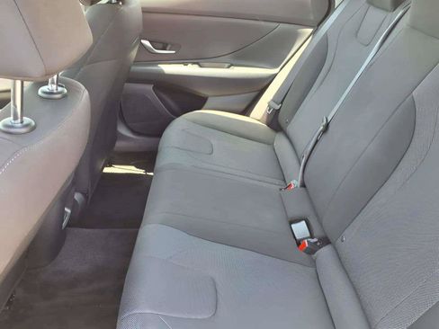 Certified 2025 Hyundai Elantra SE w/ Cargo Package FWD image 9