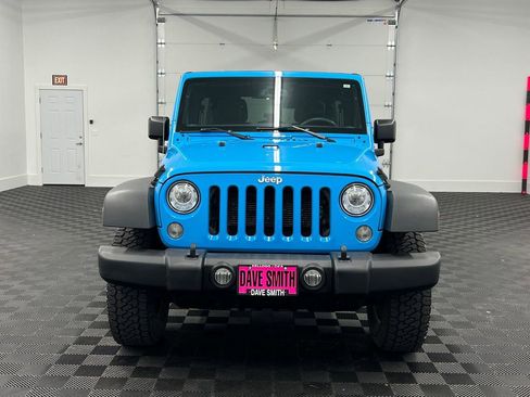 Used 2017 Jeep Wrangler Unlimited Rubicon w/ Cold Weather Group image 5