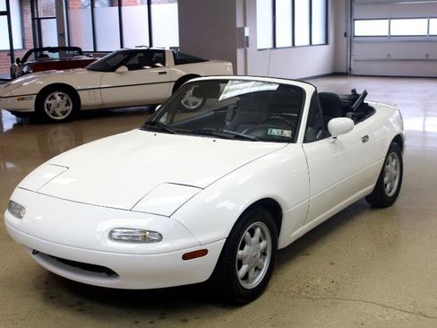 Used 1990 MAZDA MX-5 Miata image 15