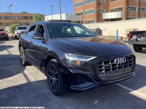 Used 2019 Audi Q8 Premium Plus w/ Premium Plus AWD/4WD image 4