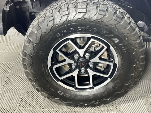 Used 2025 Jeep Wrangler Unlimited Rubicon image 9