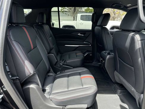 New 2026 Chevrolet Traverse RS w/ LPO, Floor Liner Package FWD image 18