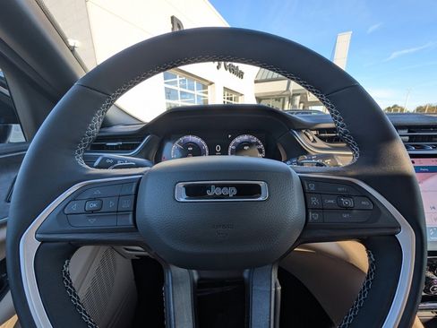 New 2025 Jeep Grand Cherokee L Limited image 22