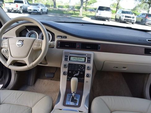 Used 2011 Volvo XC70 3.2 w/ Premium Pkg image 54