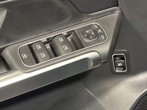 New 2026 Mercedes-Benz GLB 250 4MATIC image 13