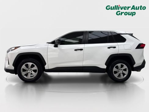 Used 2023 Toyota RAV4 LE FWD image 3