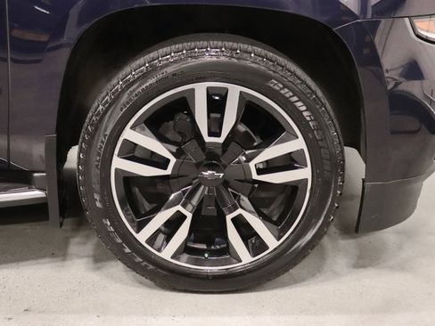 Used 2020 Chevrolet Suburban Premier AWD/4WD image 9