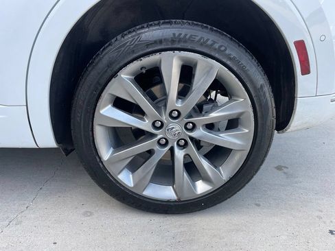 Used 2022 Buick Envision Avenir w/ Technology Package II FWD image 18