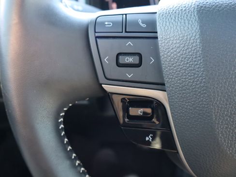 Used 2025 Toyota Camry SE w/ Multimedia Upgrade Package image 15