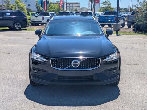 Used 2023 Volvo V60 B5 Cross Country Plus w/ Climate Package AWD/4WD image 8