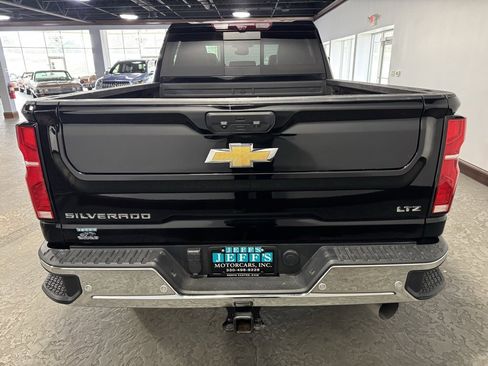 Used 2024 Chevrolet Silverado 3500 LTZ w/ LTZ Plus Package image 5