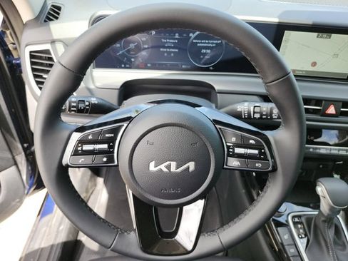 New 2026 Kia Seltos EX FWD image 32