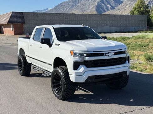 Used 2023 Chevrolet Silverado 1500 RST w/ Z71 Off-Road Package AWD/4WD image 2