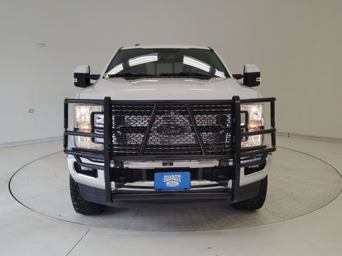 Used 2017 Ford F250 Lariat w/ Lariat Value Package image 6