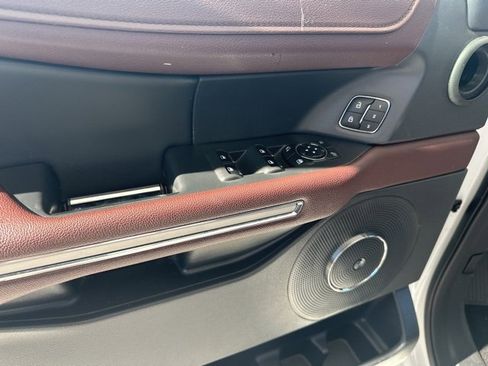 Certified 2024 Ford Expedition Limited image 12