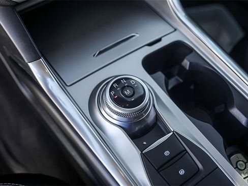 Used 2021 Ford Explorer XLT w/ Equipment Group 202A image 23