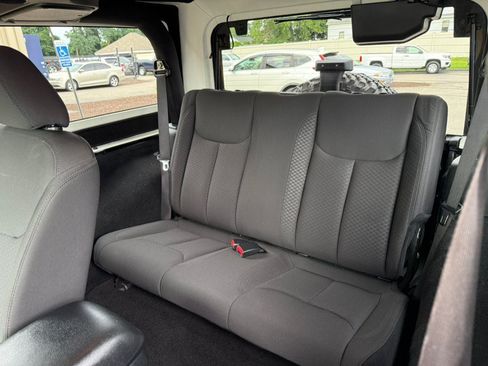 Used 2017 Jeep Wrangler Sport AWD/4WD image 17