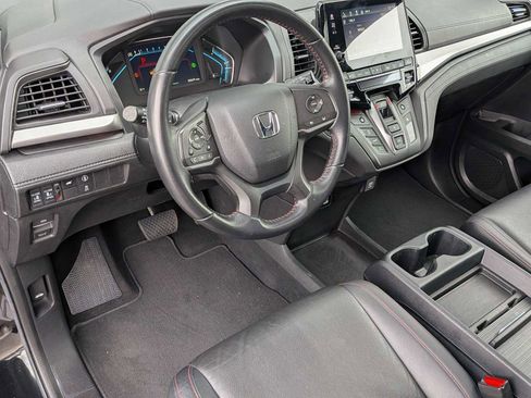 Certified 2023 Honda Odyssey Sport image 2