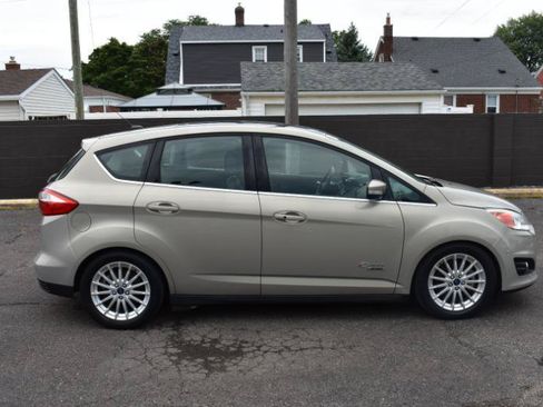 Used 2015 Ford C-MAX Energi SEL w/ Equipment Group 303A FWD image 6