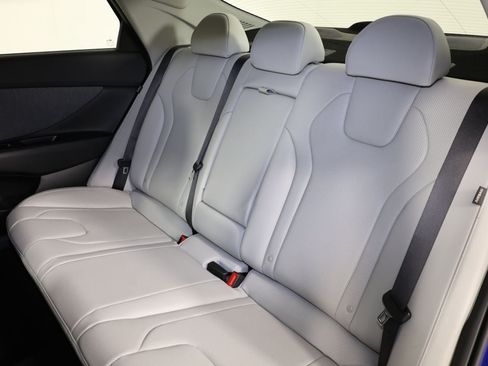 Used 2025 Hyundai Elantra Limited FWD image 10