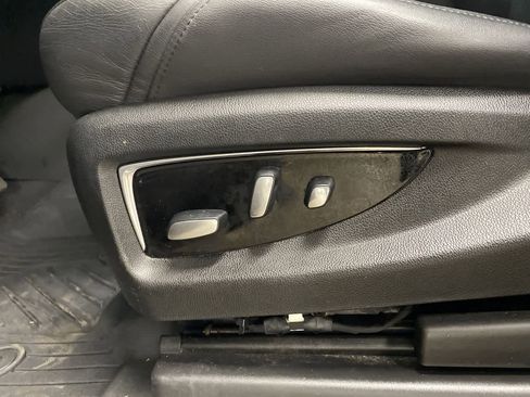 Used 2019 Cadillac Escalade Luxury image 15