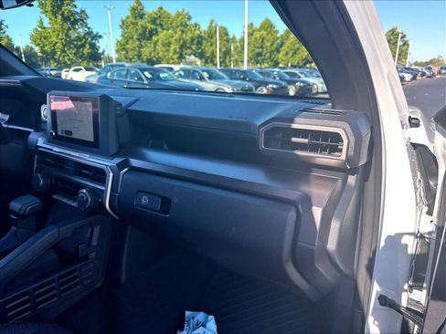 Used 2026 Toyota 4Runner SR5 AWD/4WD image 26