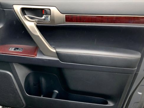 Used 2016 Lexus GX 460 image 21