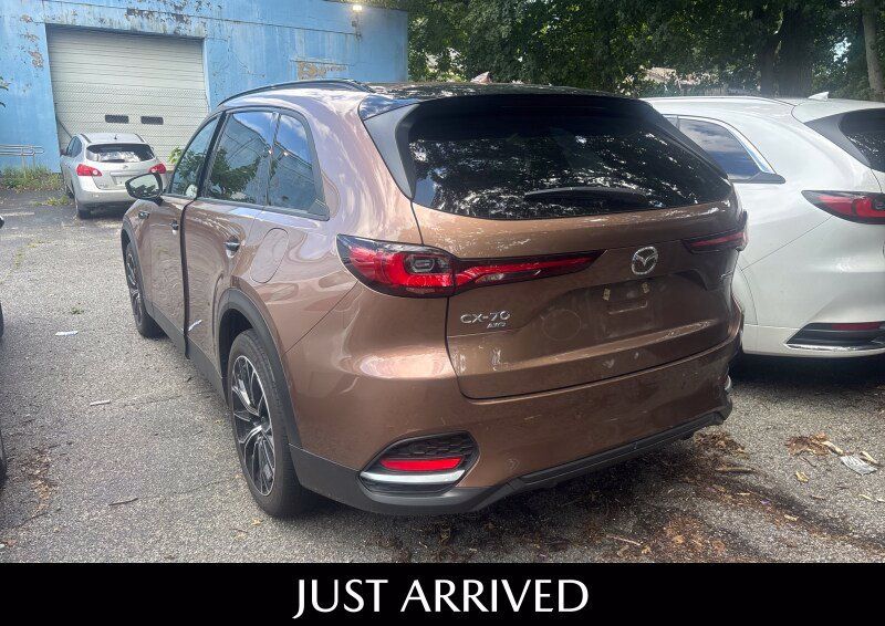 Certified 2025 MAZDA CX-70 Plug-In Hybrid w/ Premium Plus AWD/4WD image 7