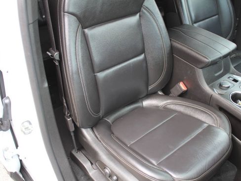 Used 2023 Chevrolet Traverse LT AWD/4WD image 15