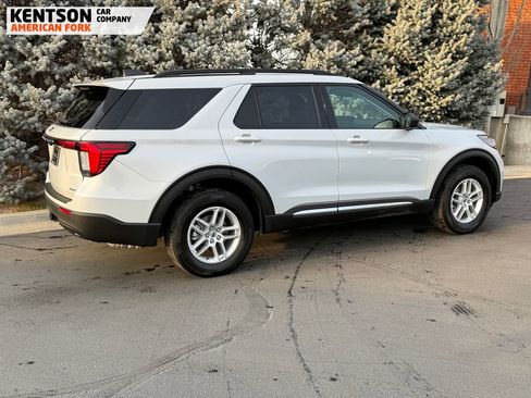 Used 2025 Ford Explorer Active image 9