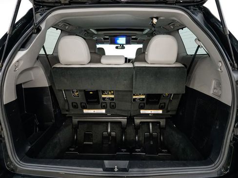 Used 2017 Toyota Sienna Limited Premium w/ Outdoor Package image 36