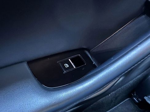 Used 2022 MAZDA MAZDA3 s image 37