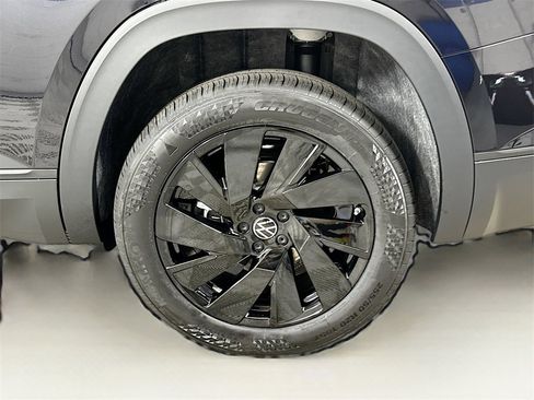 New 2026 Volkswagen Atlas SE image 24