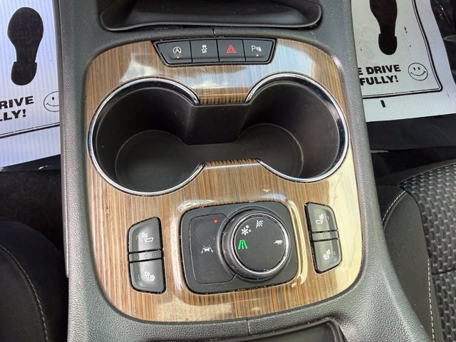 Used 2021 GMC Acadia SLE w/ Driver Convenience Package FWD image 33