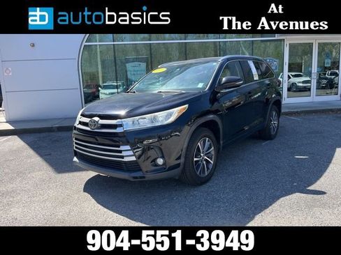 Used 2017 Toyota Highlander XLE FWD image 1