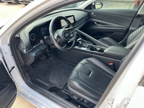 Used 2024 Hyundai Elantra Limited image 10