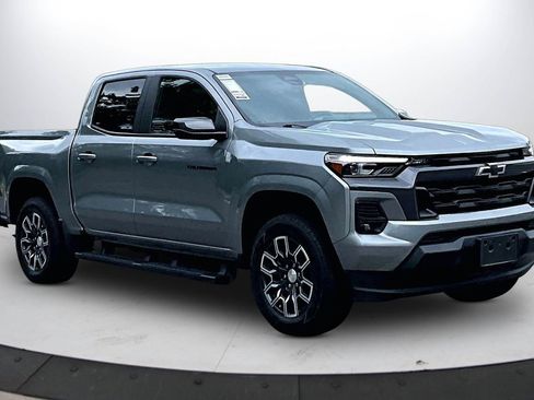 Used 2023 Chevrolet Colorado LT w/ LT Convenience Package III RWD image 2